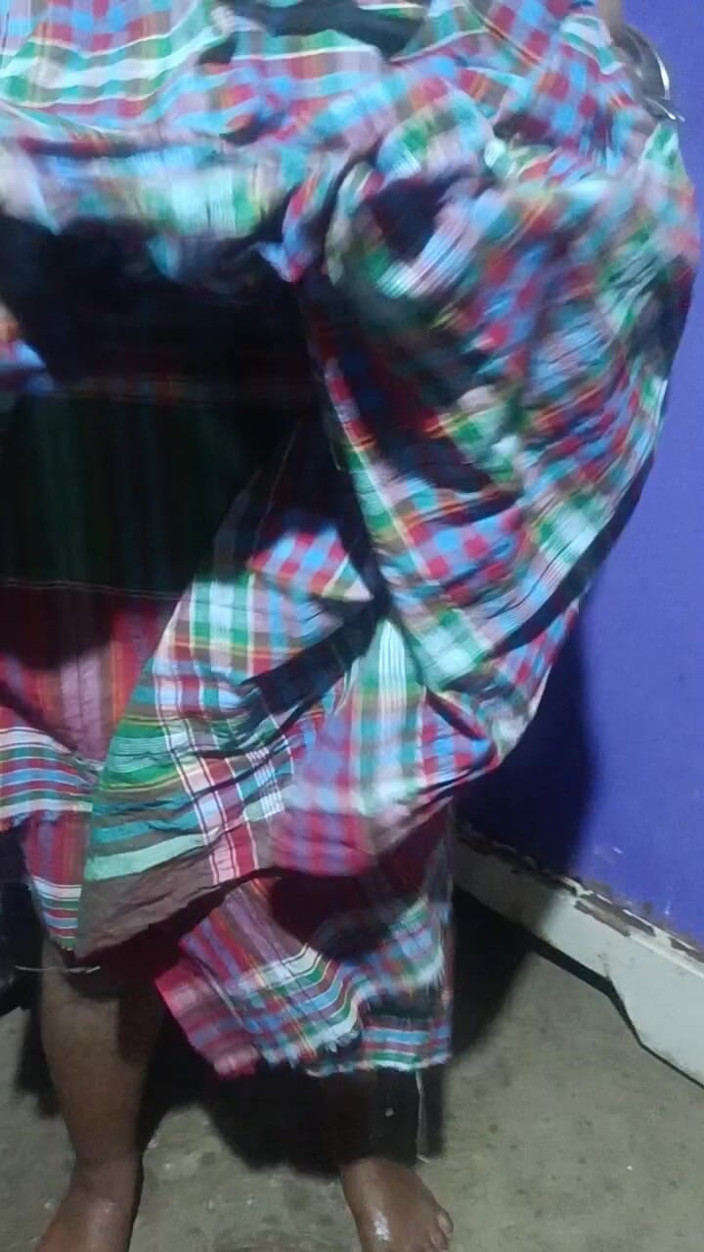 Monika Bhabhi: Indiancă bhabhi complet deschisă!
