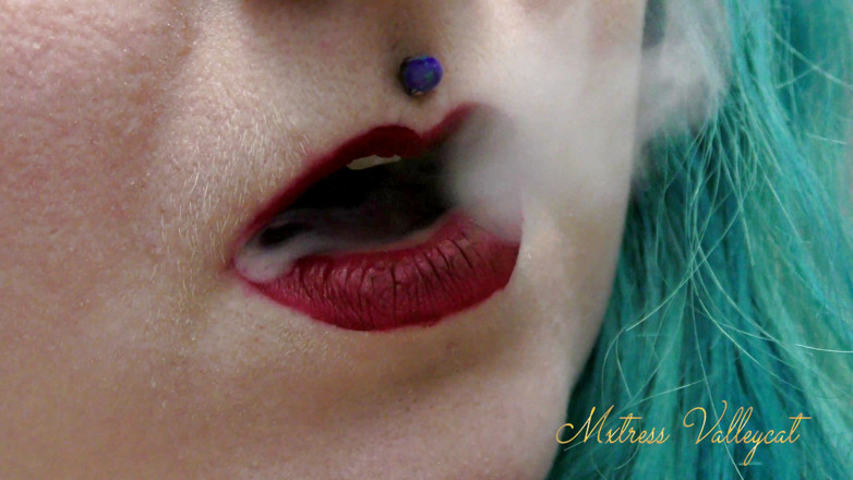 Mxtress Valleycat: Shisha Break