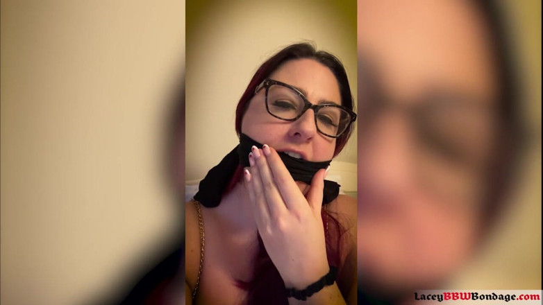 Lacey BBW Bondage: Lacey - erkek arkadaşıyla telefon görüşmesi