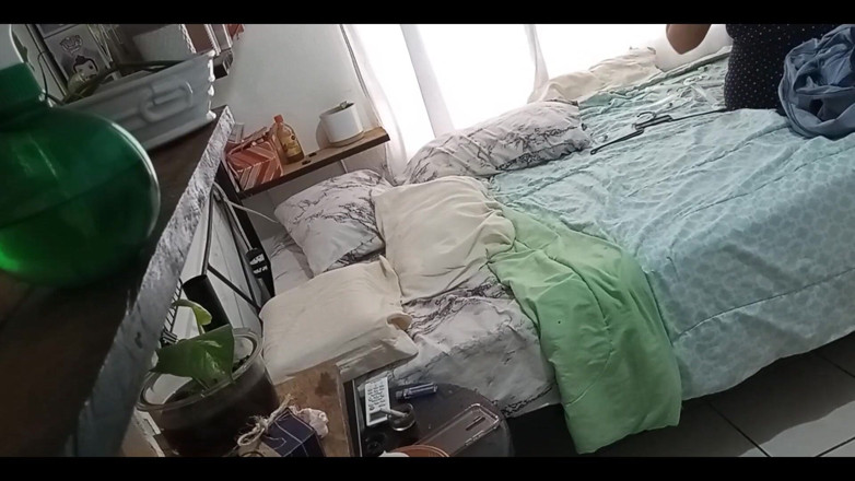 Karmicoxv: Une MILF mature nettoie sa chambre 1