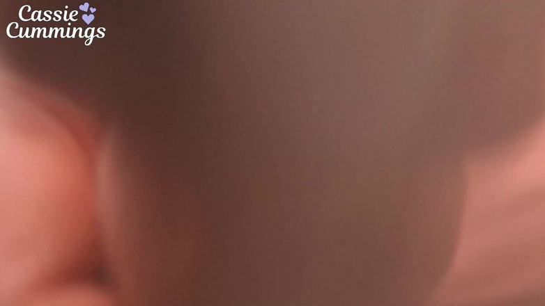 Cassie Cummings: Cassie streichelt sich selbst, um auf dich zu kommen, pOV