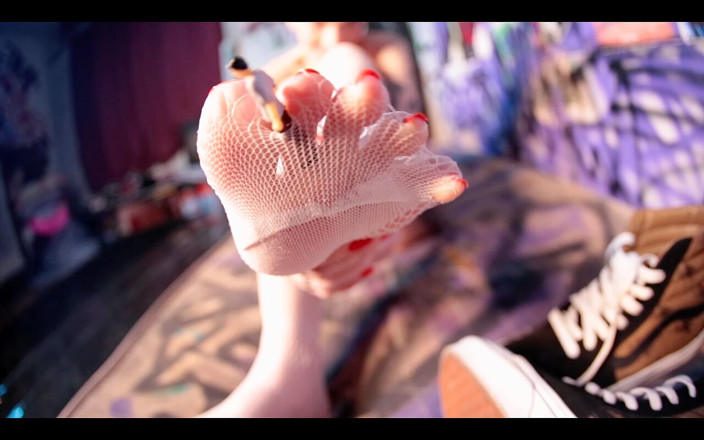 Bia Roman: Giantess thống trị nô lệ chân
