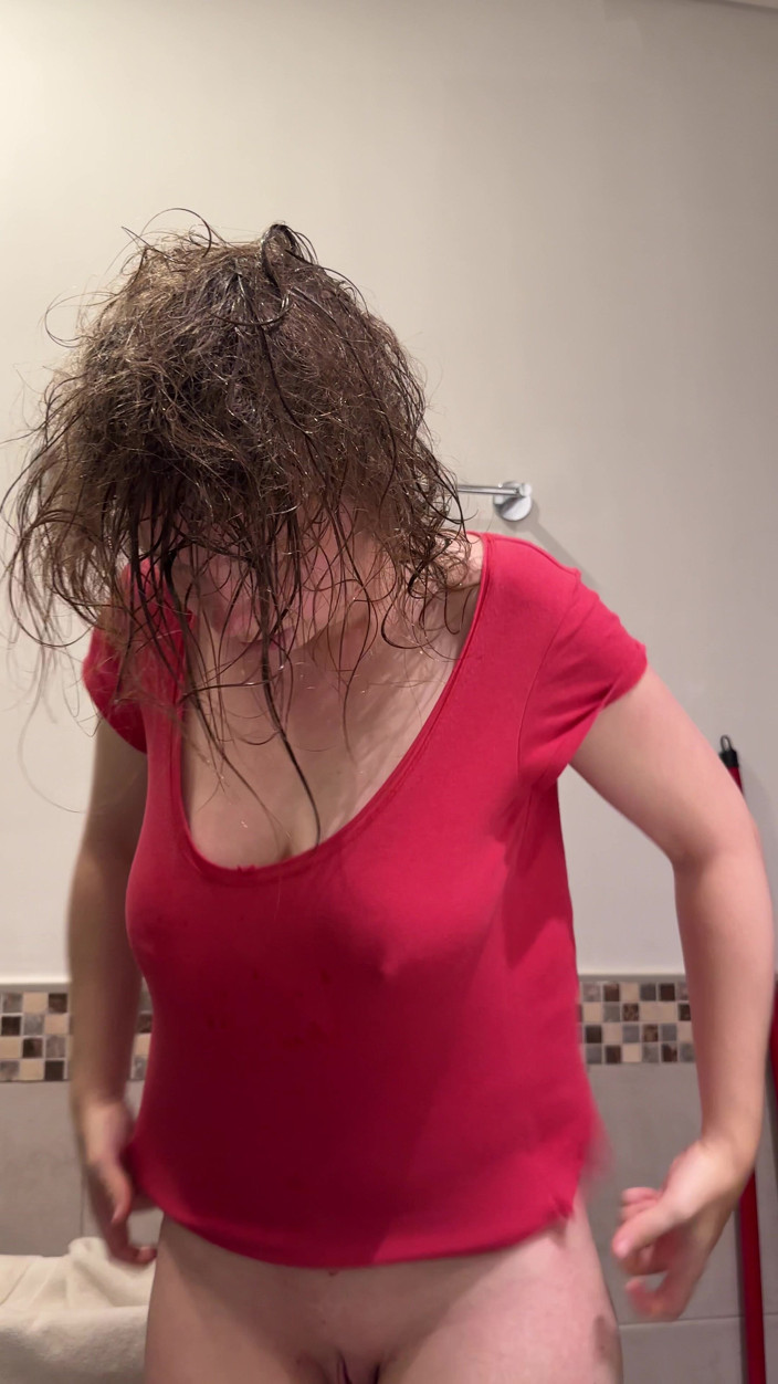 SweetLucy96: Minha bunda gorda precisa do seu pau duro