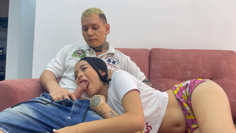 Sara Case: Aku ngajak adik tiriku untuk nonton film supaya aku bisa...