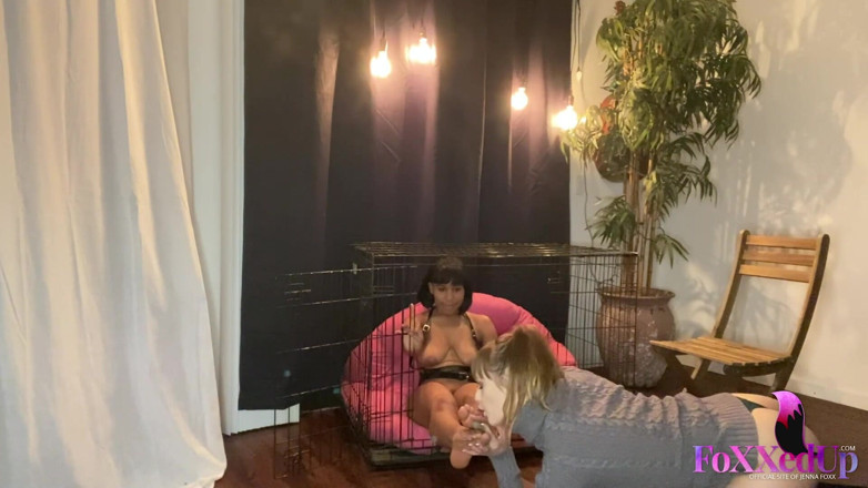 Jenna Foxx: İtaatkar orta yaşlı seksi kadın Jenna Foxx amını ve ayaklarını...