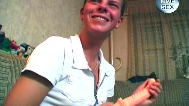 TRASHPORN: Blonde Babe Stretches Wide with Fist and Throbbing Cock