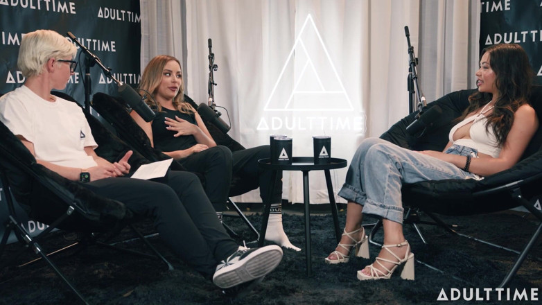 Adult Time Podcast: Scarlett Alexis et Anna Claire Clouds Doigts et Mile High...