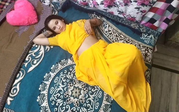 Hindi-Sex: Desi Bhabhi ve žluté sari oholená kundička hardcore sex