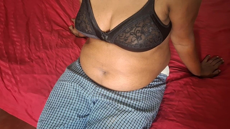 Teena New: La donna delle pulizie arrapata lady da letto è così sexy