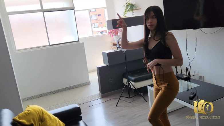 Jopy sex: Pasangan amatur dirakam oleh kamera semasa mereka membuka pakaian dan...