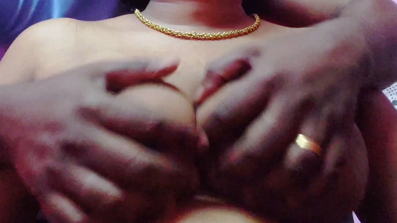 Desi Mohini: 젖탱이로 남친을 유혹하는 가정부 아줌마