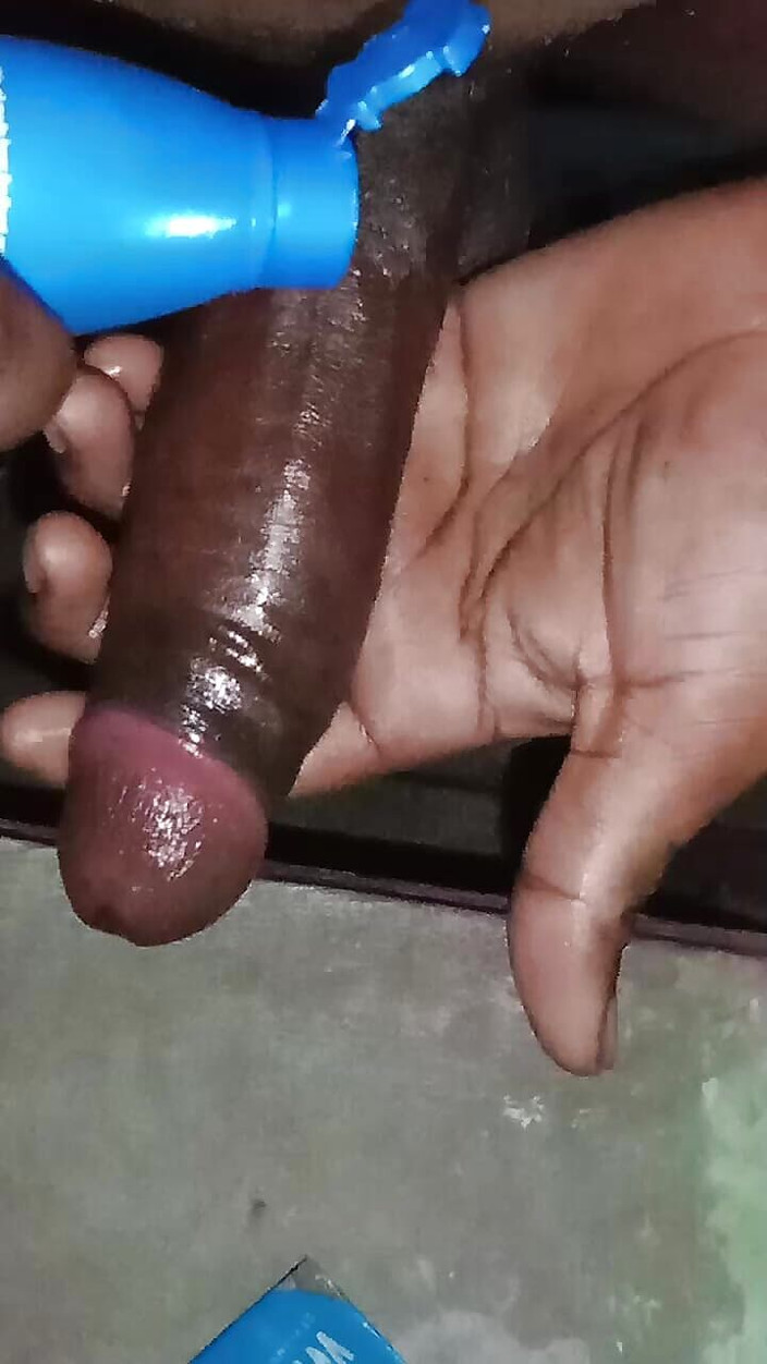 Haldipokhar: Öl auftragen und massieren Sie Ihren Penis