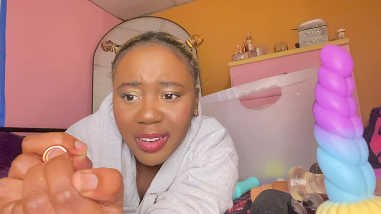 ALLIYAH ALECIA: Toda a Minha Coleção De Brinquedo Sexual Revelada