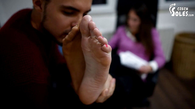 Czech Soles - foot fetish content: Pies del jefe grandes y sudorosos