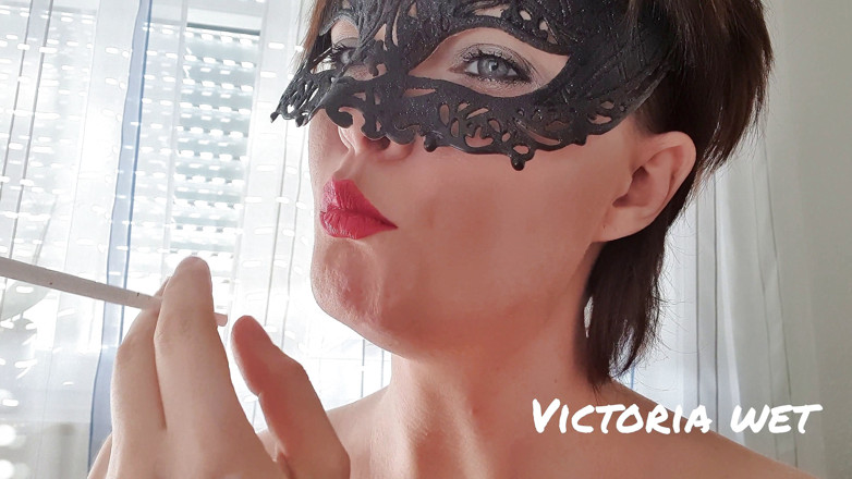 Victoria wet: Фетиш сексуального куріння - сигаретний дим