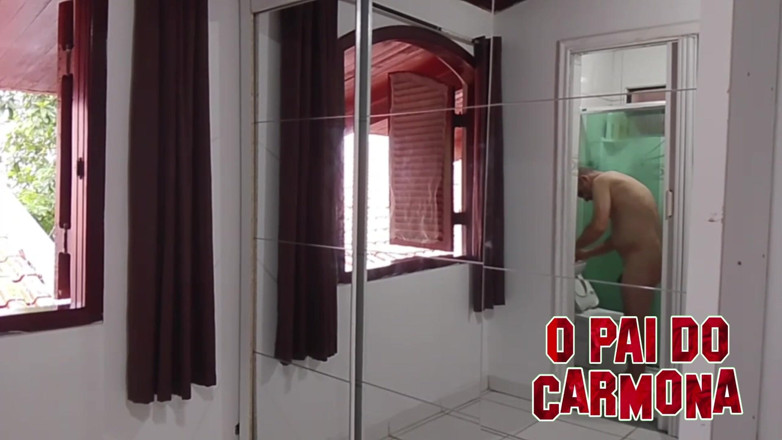 Carmona's father: Opaidocarmona che si rade nuda