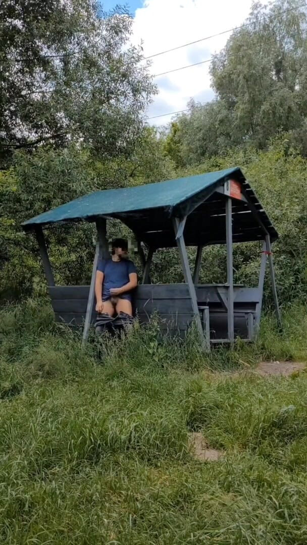 Wanker forever: Wichsen im offenen park