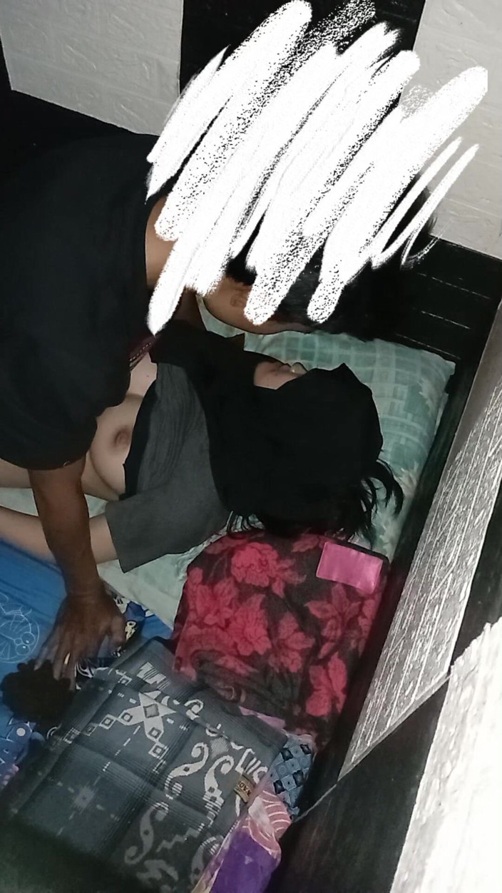 Famly sex: Задоволення моєї вузької пизди