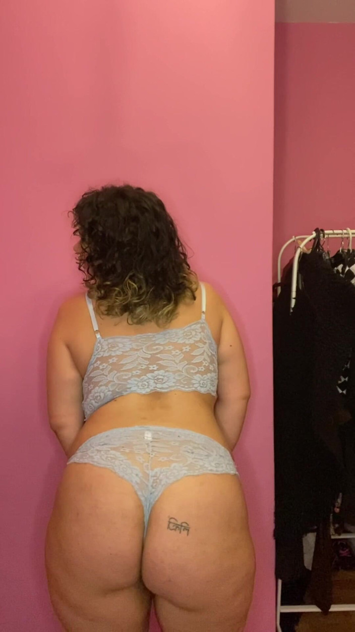 CtanguarraChubby: Première partie : Ctanguarra te suce la bite dans diverses positions...