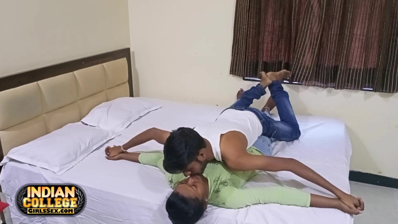 Indian college girls sex: インドの大学学生クソハード中に彼らの研究与え各その他性レッスン