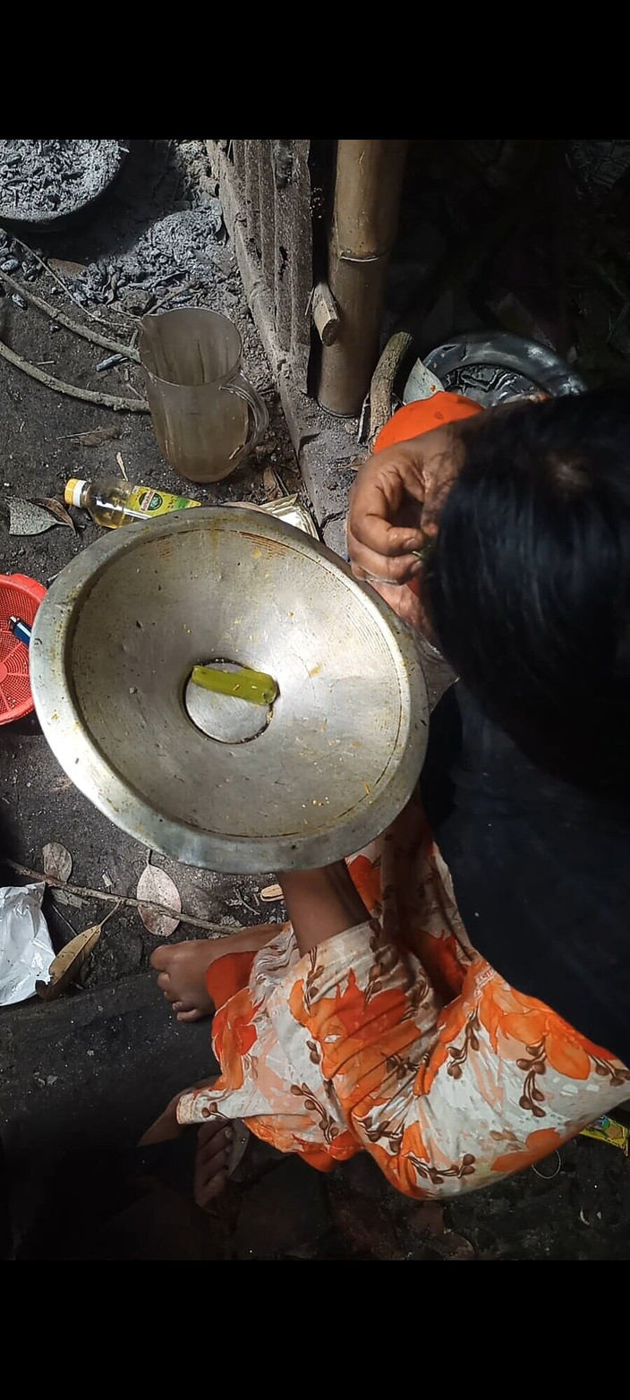 Skakoi: La cuisine d’une bhabhi desi finit en surprise torride !