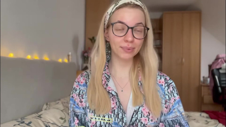 Goddess_Bella_Rae: Paypig vivendo com $30 por mês depois que eu o enxáguei
