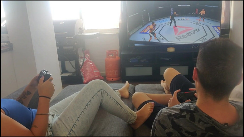 Miss Squirting: Încornorat lângă soțul meu