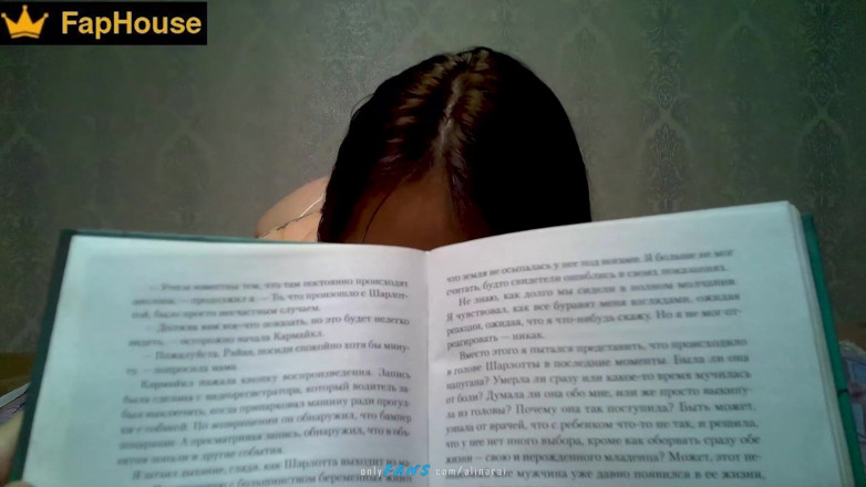Alina Rai: 継母は彼女の義理の息子が本を読み終えさせません、彼女の猫は精子のためにコックと彼女の口を求めます