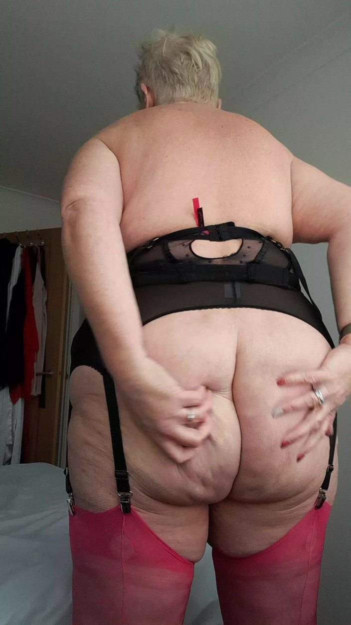 Uk Joolz: Pink Basque, Růžové punčochy hrátky.