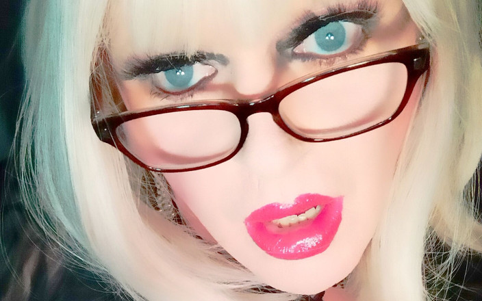 Emma Browne: bare stan trans har jagah viry nikaalta hai