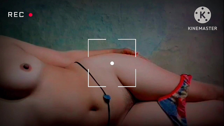 TricolorMusic3: Perfectas tetas sexy calientes muy calientes emocionadas chica sexy caliente...