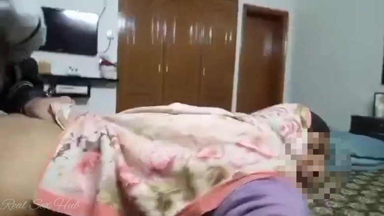 Real sex hub: Pembantu toko India selingkuh doggy seks anal dengan pemilik di...