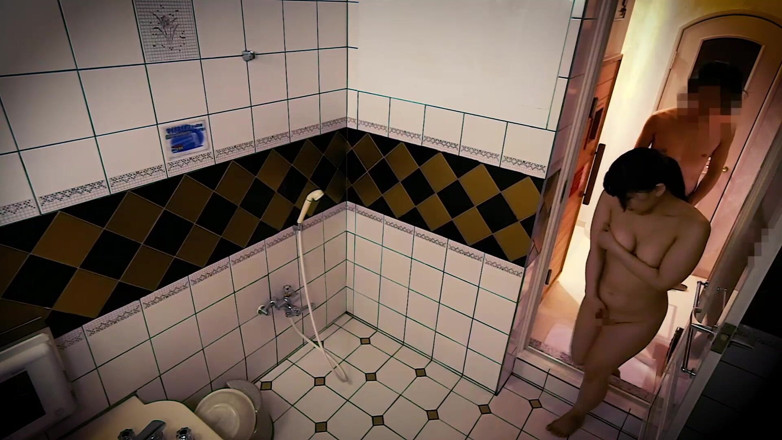 Raptor Inc: Love Hotel Sneak Peek: o femeie căsătorită care caută serios...