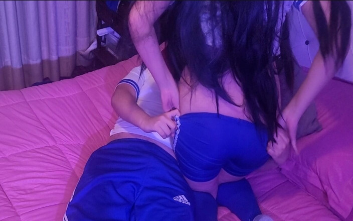 Astrid Cute: Bir öğrencinin sınıf arkadaşıyla gerçek videosu, ondan içine boşalmasını istiyor ve...