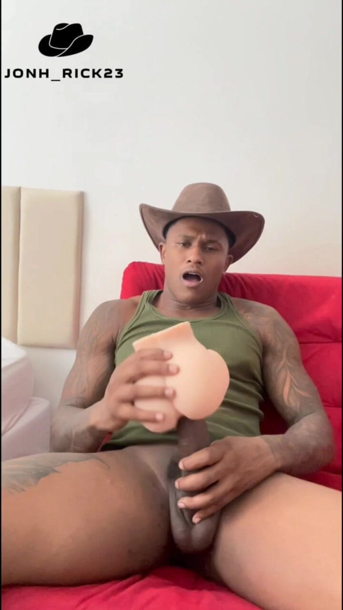 John Rick gg: El gran negro del gigante el juguete