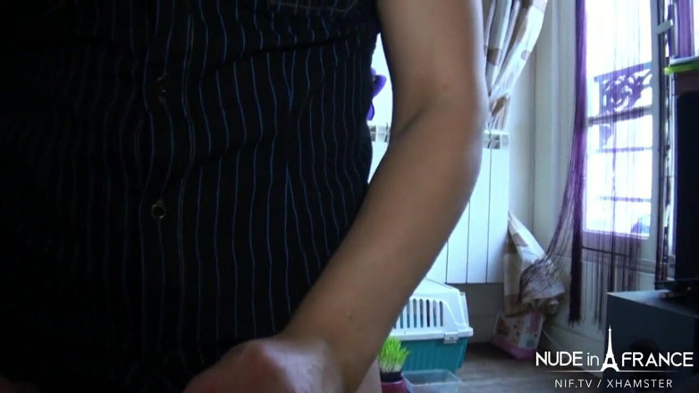 Nude in France: Sextape chudej i owłosionej francuskiej brunetki zostaje wyruchana przez swojego...