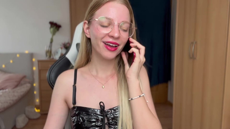 Goddess_Bella_Rae: Asmr 롤플레이 부적절하고 무례한 대우