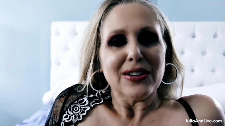 Julia Ann: Julia Ann 의붓엄마 JOI!