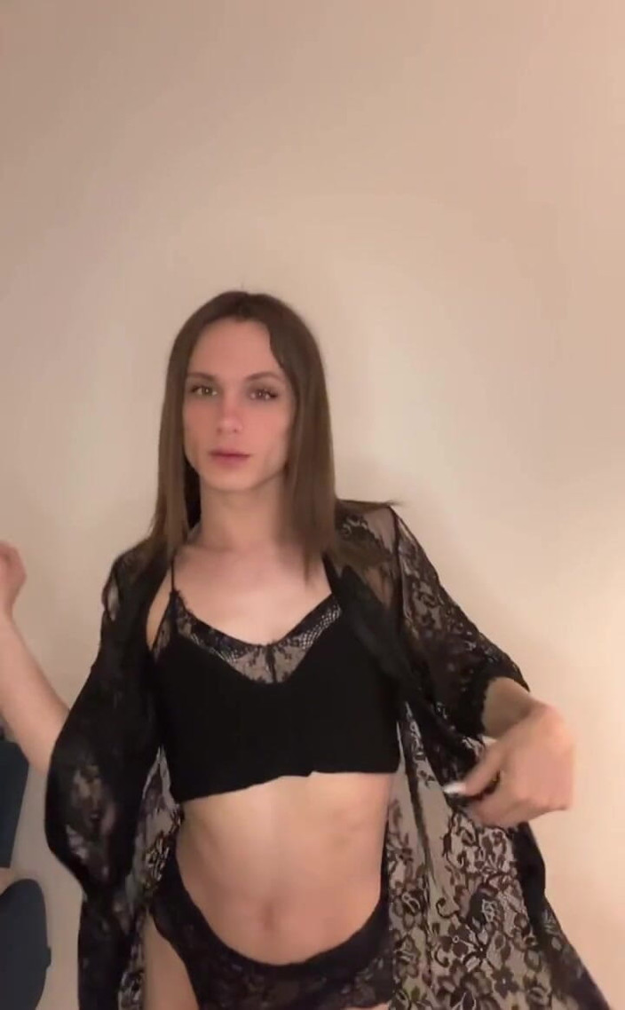 TS Kylie Star: Что бы ты шёптала мне в ухо?