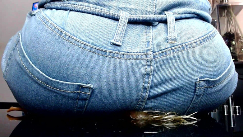 Maeling: Shrunk Teens Crushed in Denim Jeans and Ass Stifled Ignorant