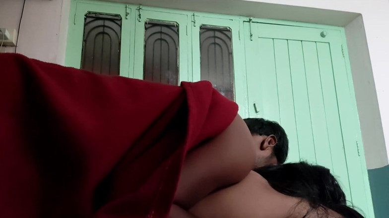 Hindiaudioadda1: Seks dubur Di bawah Selimut
