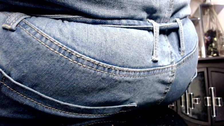 Maeling: Rodzice zrujnowane w dżinsach ass-fyxiation z Giant Ass Ignorant