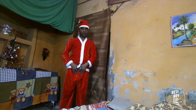 Desiboy110Ankit: Papai Noel com tesão quer se divertir com garoto indiano