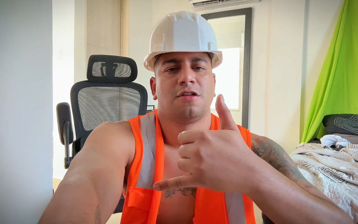 Smoker Master: Fromage en construction, bonnet dur, ambiance non coupée