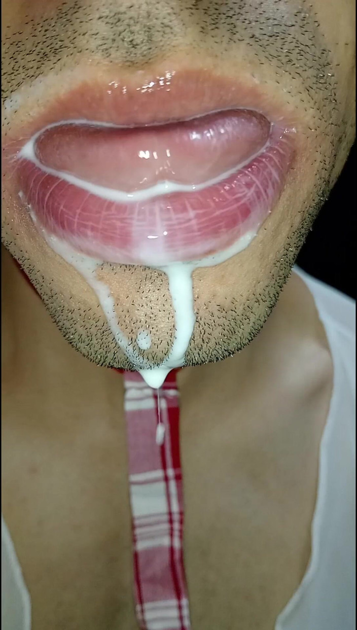 rey10rey10: Sperma i munnen, lek med din sperma och svälja det,...