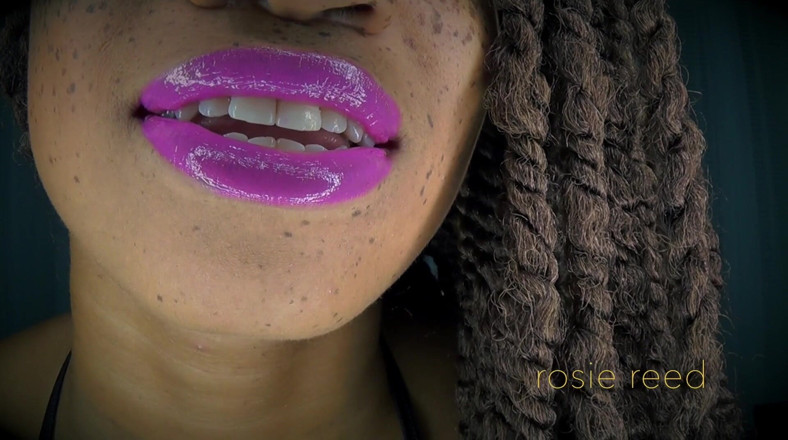 Rosie Reed: Bezsilni wobec Fuchsia Lips - Różowa szminka Fetysz z boginią Rosie...