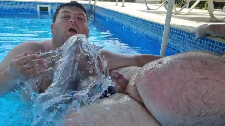 brummieboi89: Stepson Sucks Stepdaddy in Pool