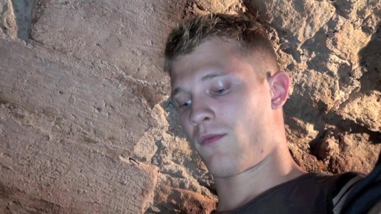 Gaybareback: Alexis ki peris se 2 shirsh par chudaee