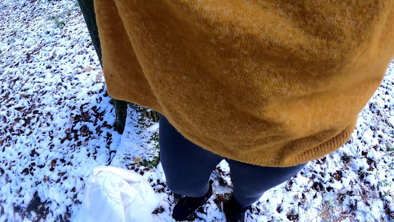 Bouncy Tits Action: Distruggendo le sue tette nel paese delle meraviglie d'inverno
