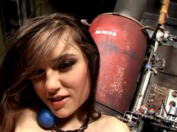 American Idol X: Sasha Grey обожает принимать массивный член в задницу